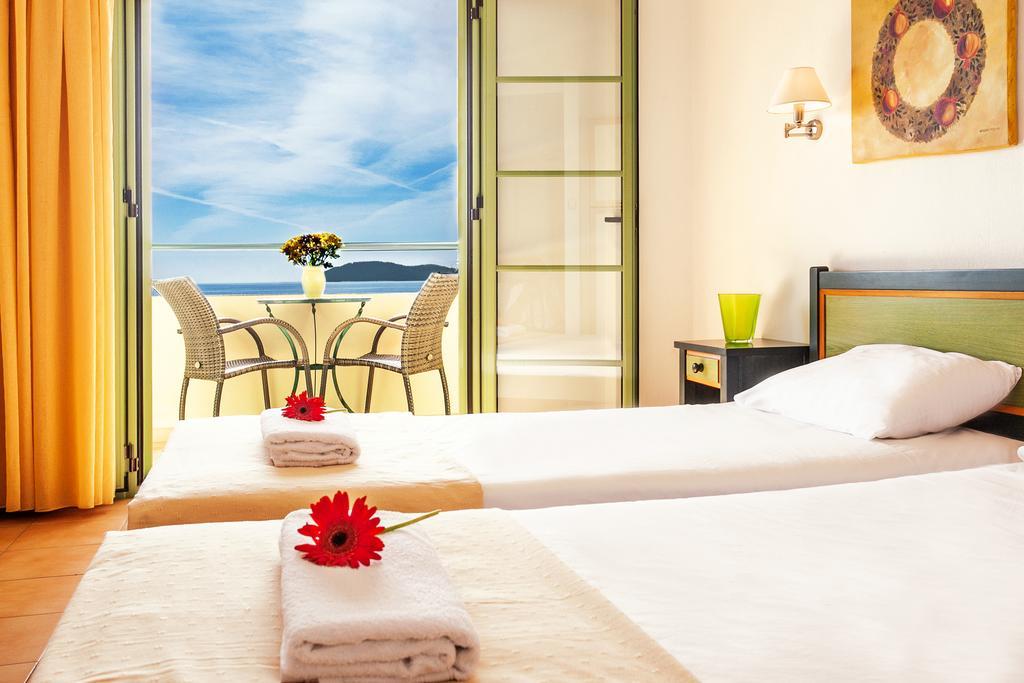 Hotel Dafni 스키아토스 타운 객실 사진
